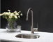 I rubinetti moderni su misura del lavandino del bagno di Chrome, scelgono il rubinetto inossidabile del lavandino della maniglia